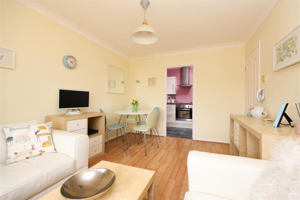 6 Colston Court 12.JPG