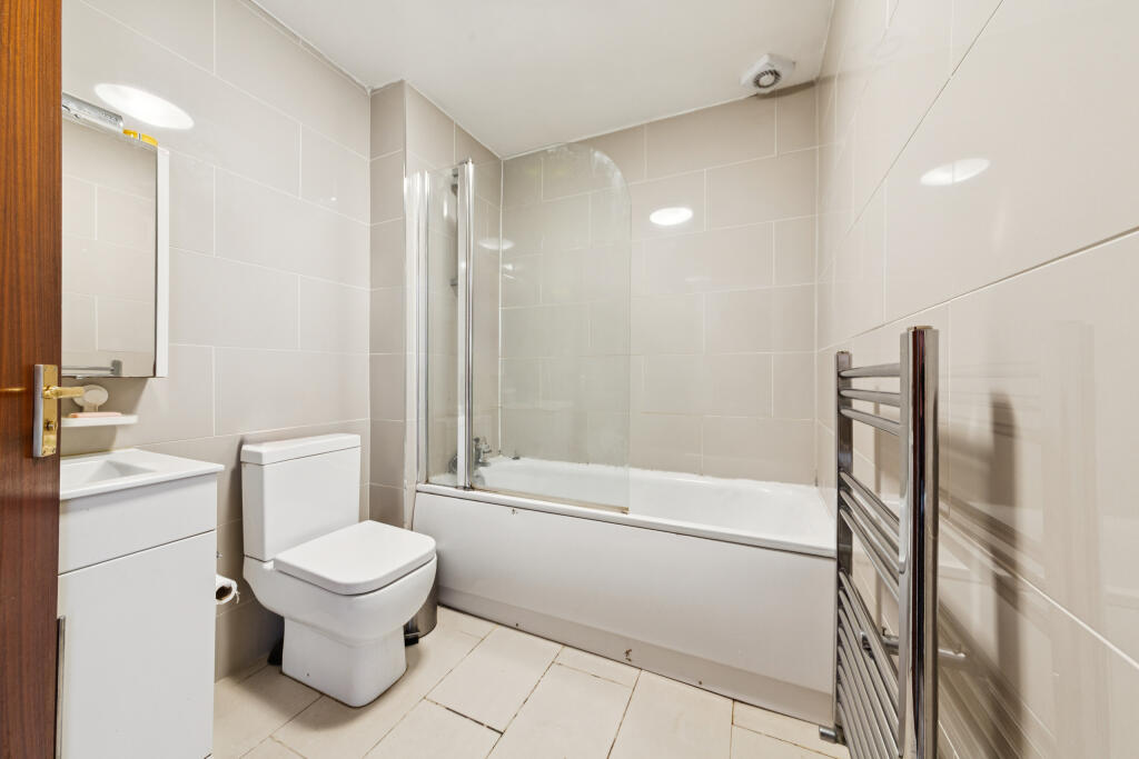 Flat 5 Jasmine Court, 102 Alexandra Road, London, 