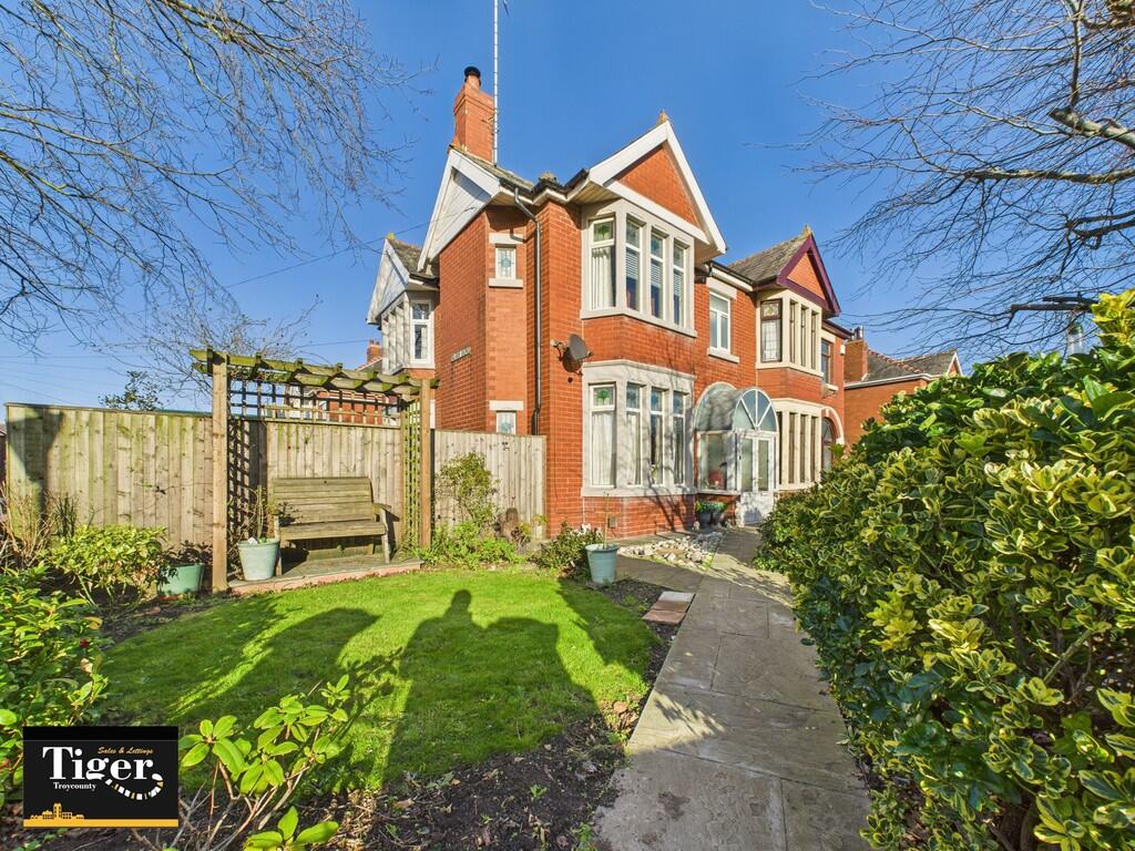 CAM02176G0-PR0757...