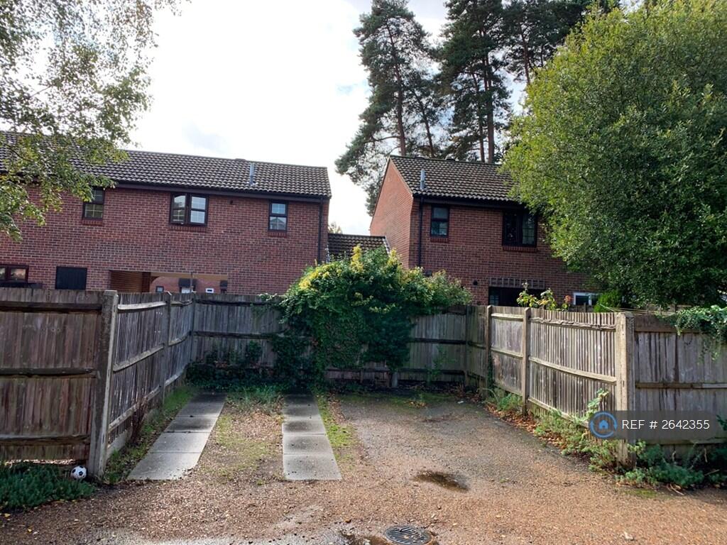 Double Private Parking Bay