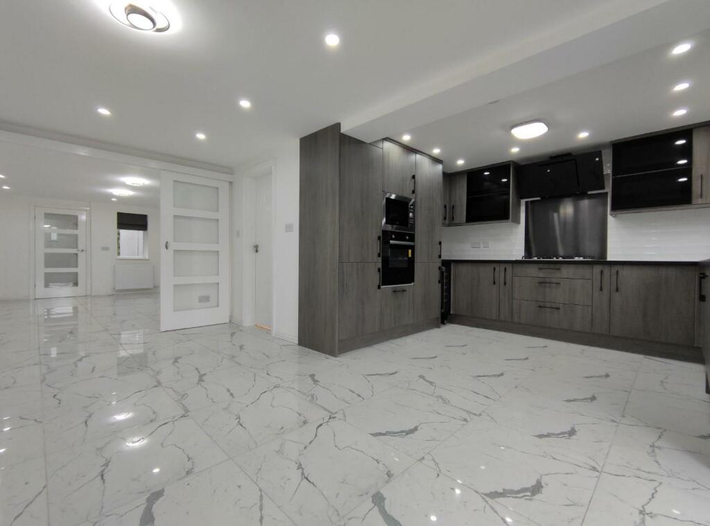 Dining Kitchen Area