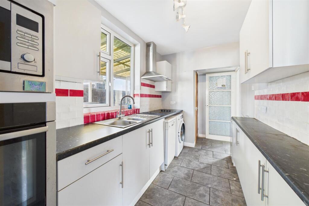 17 Pembroke Avenue, Shirehampton, Bristol BS11 9SJ