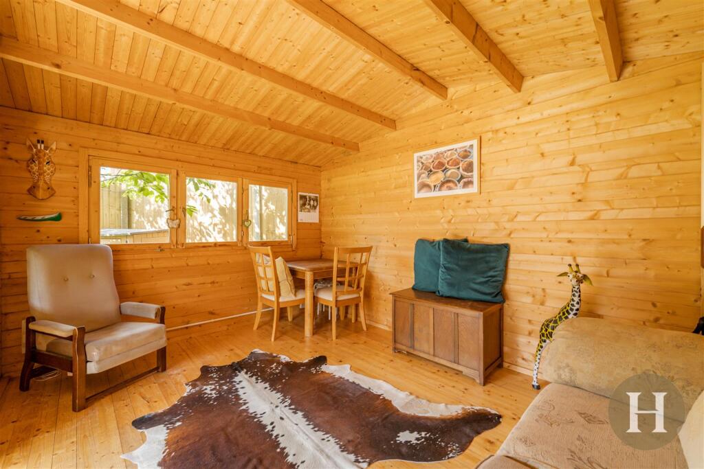 Hadleigh Estate Agents-13.jpg