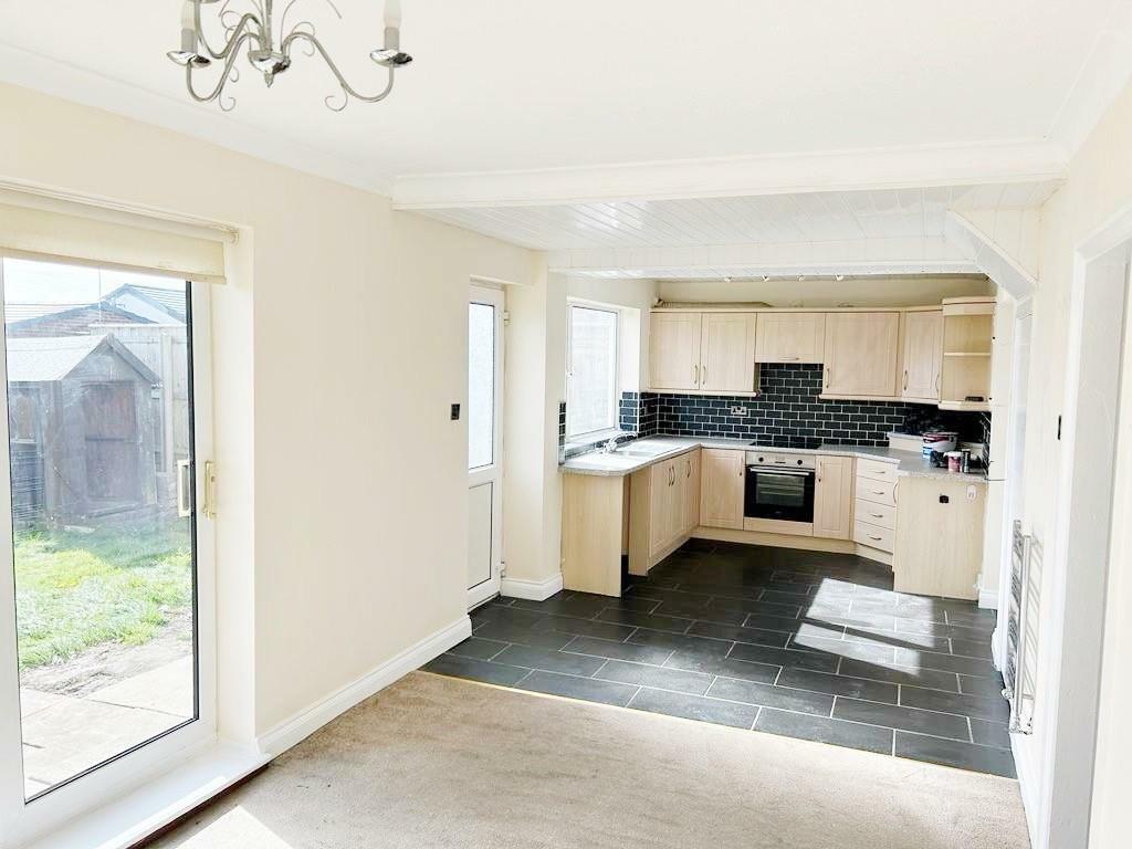 Kitchen Diner 2.jpg