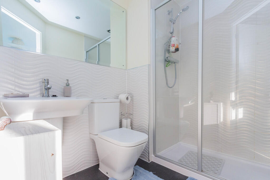 En-Suite Shower R...