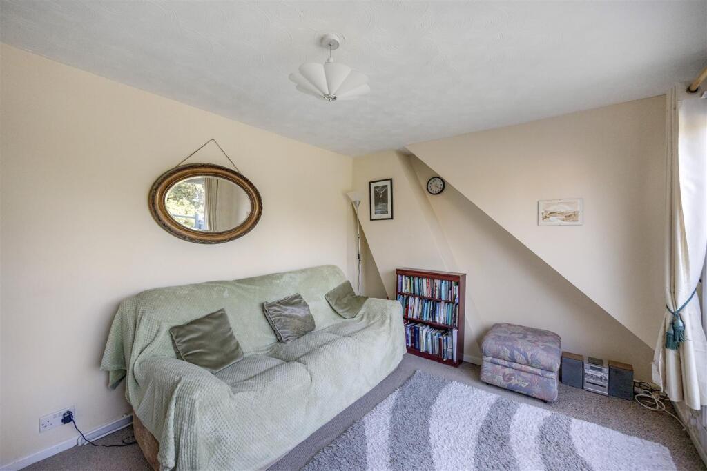 Balcomy Room.jpg