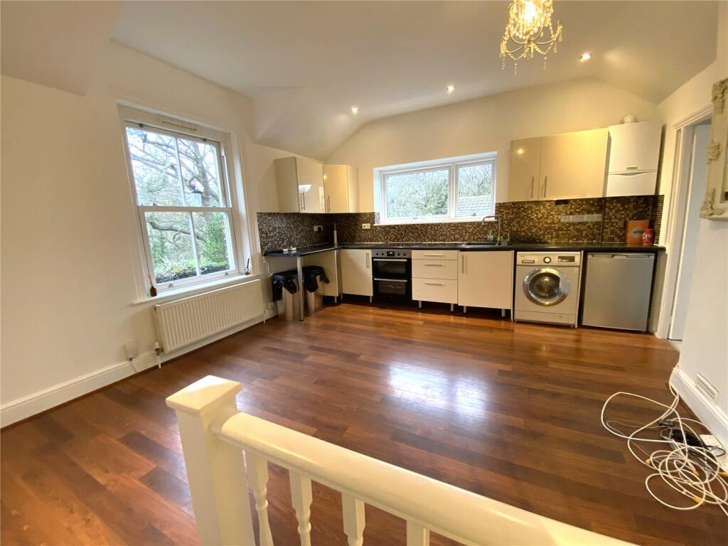 Lounge/Kitchen 4