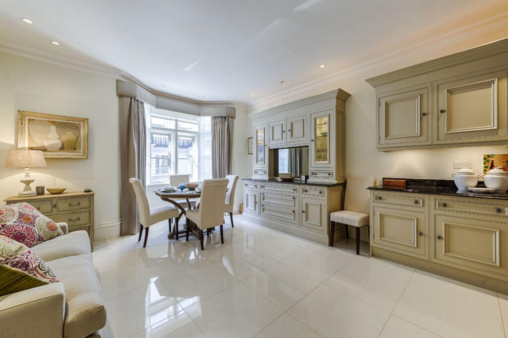 Rose Square 52 - ...