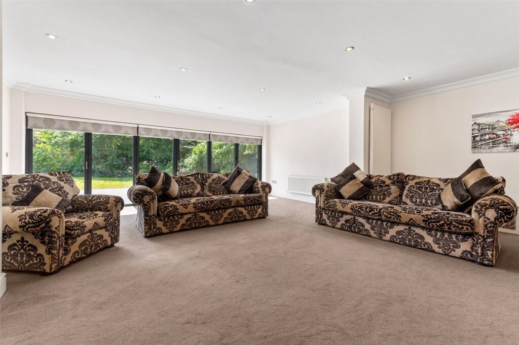 Lounge A
