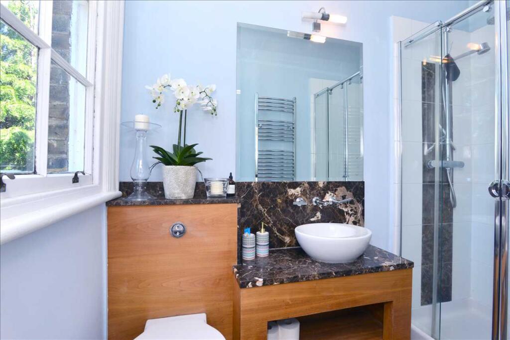 Ensuite Shower room