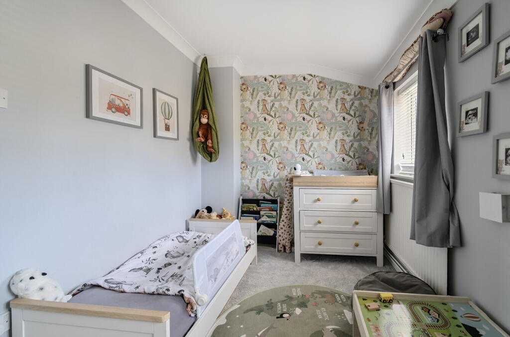 1305261-12-684bfe...