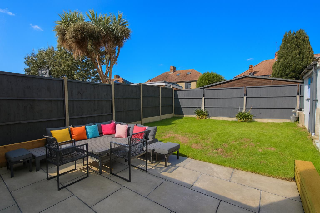 ChatGPT Image Sep 4, 2025, 04_40_03 PM.png