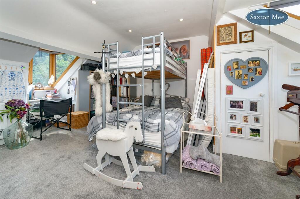 Bedroom 1 b.jpg