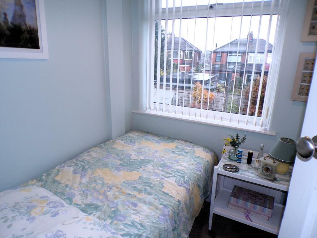 ShirleyAve1bed3.JPG