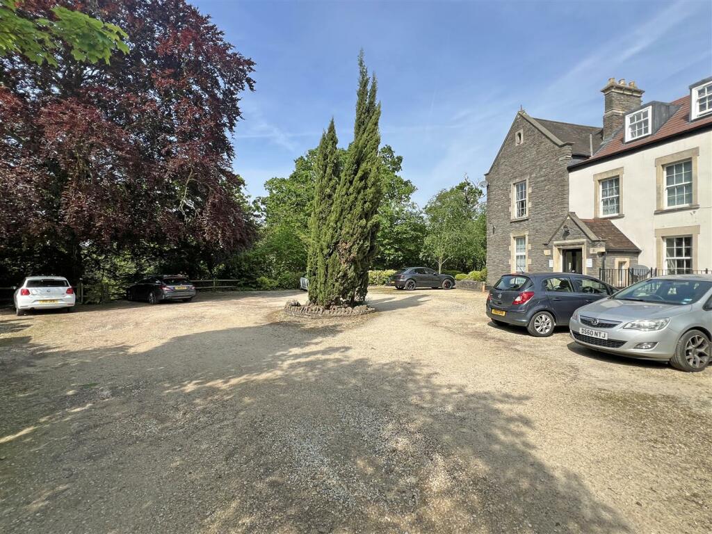 25 - Block of Flats For Sale, Hambrook, Bristol.JP