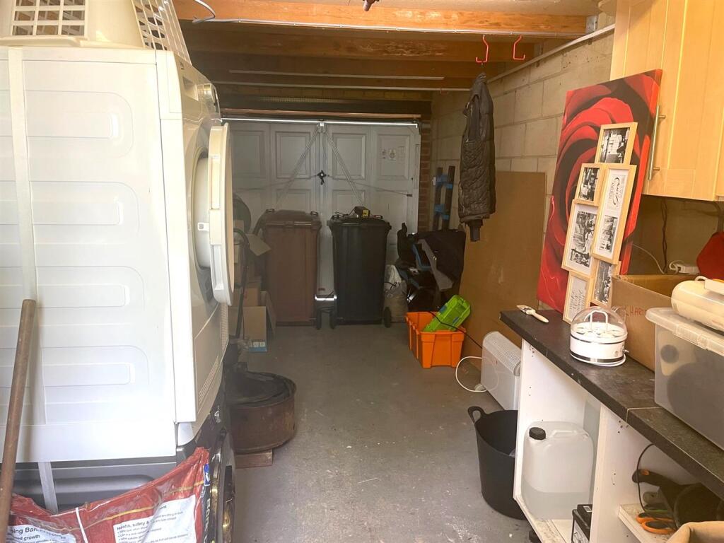 garage.jpg