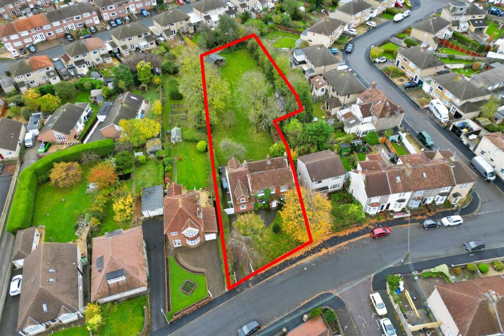 38 Middle Road, Kingswood, Bristol BS15 4XH House 