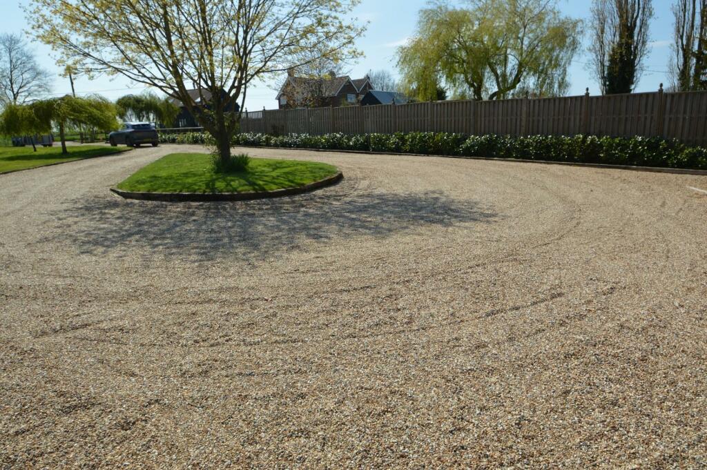 Nightingale Barn Annexe communal parking and front