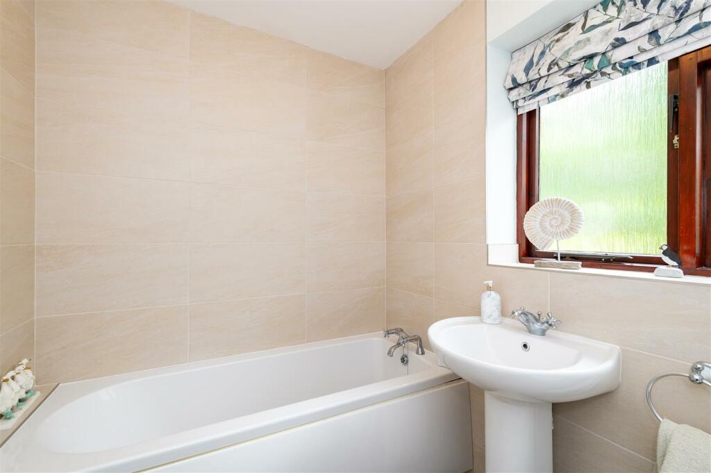 18 Kenilworth Drive internals-8.JPG