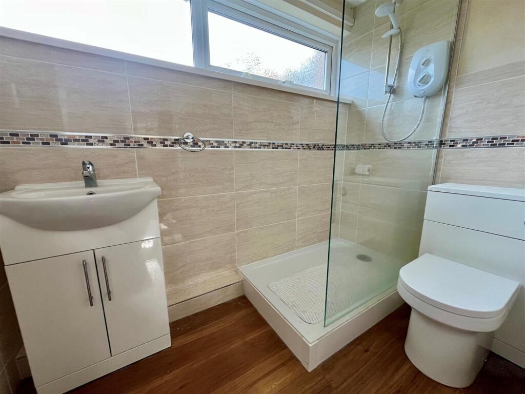 Shower Room.jpg