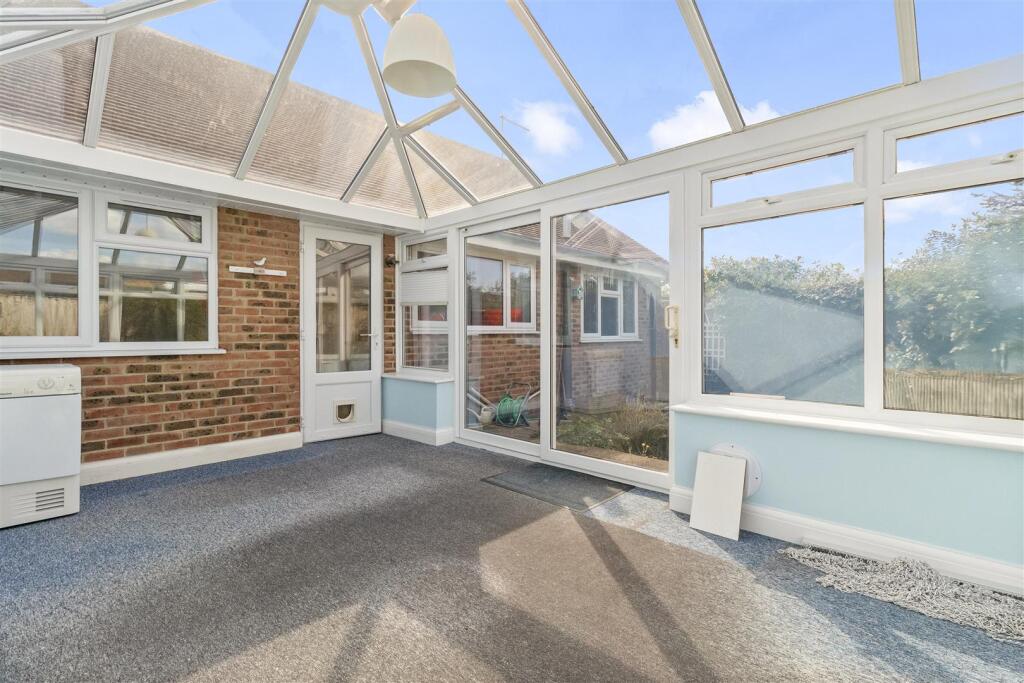 5a Tamarisk Way_017.JPG