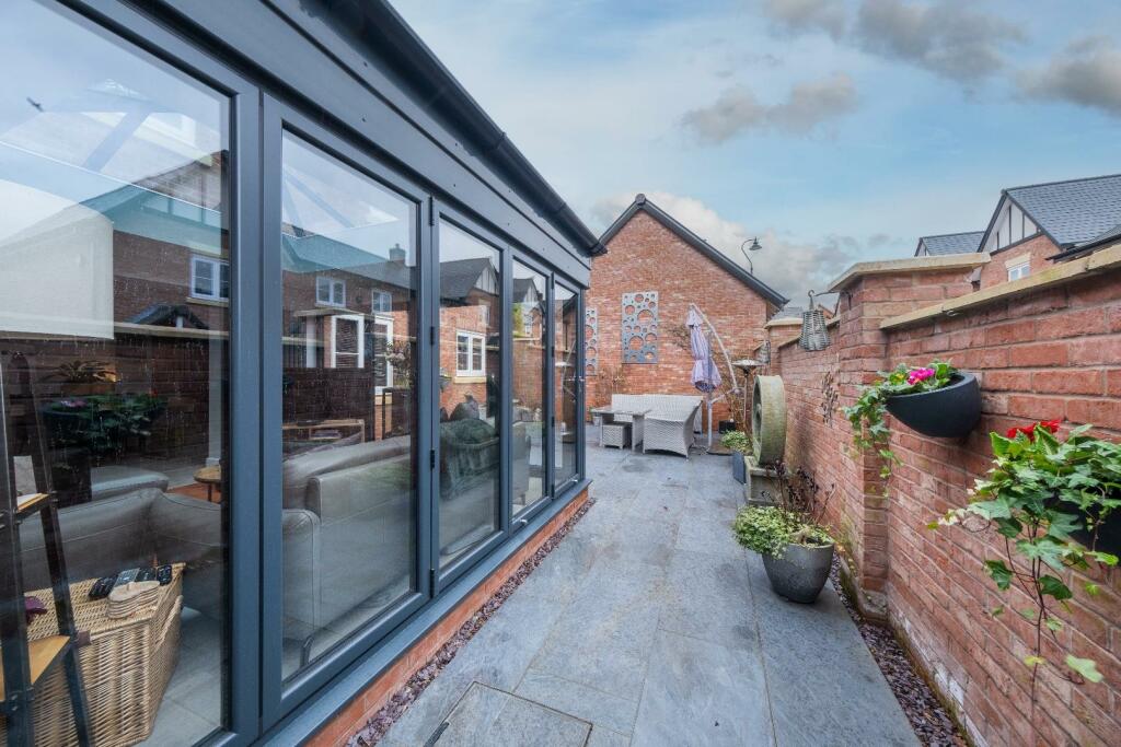 2 Bluebell Close-042.jpg