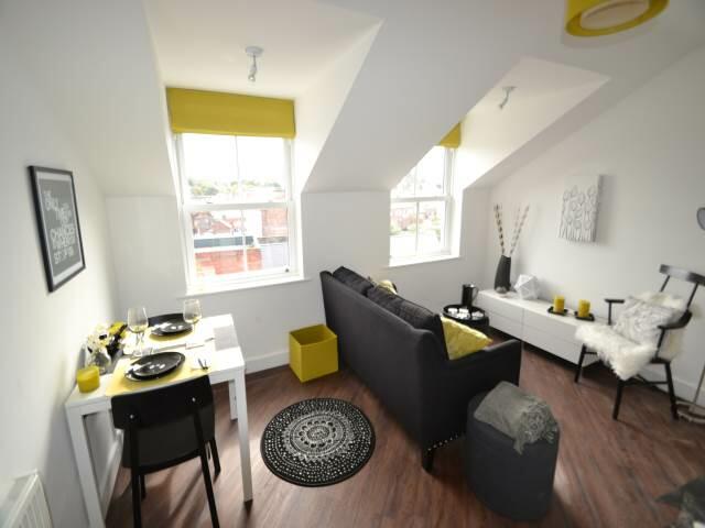 Lounge/ Dining