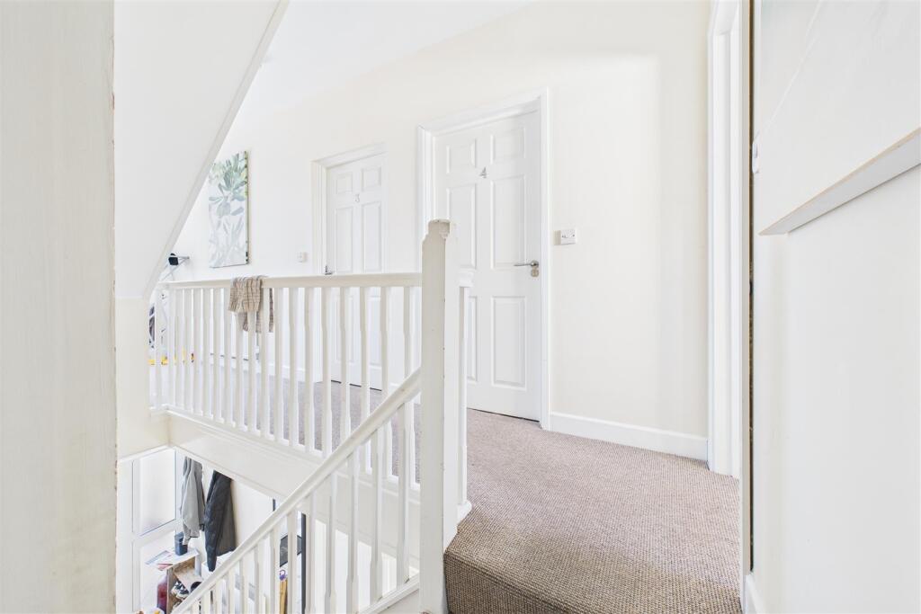 42 Frome Valley Road, Frenchay, Bristol BS16 1HE |