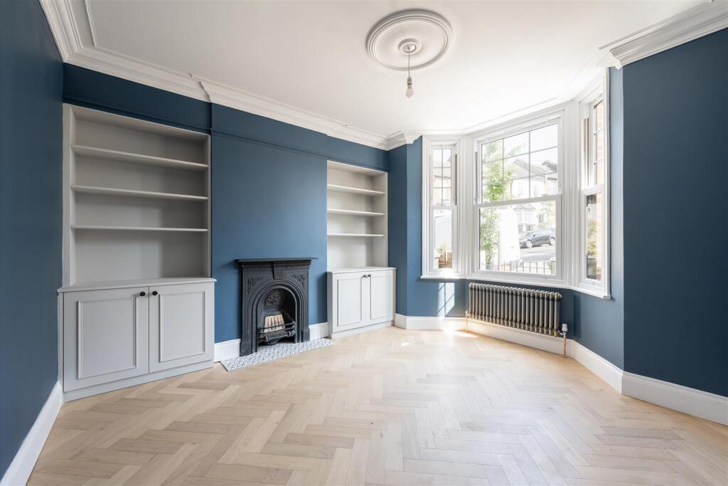 Queen Elizabeth Road E17