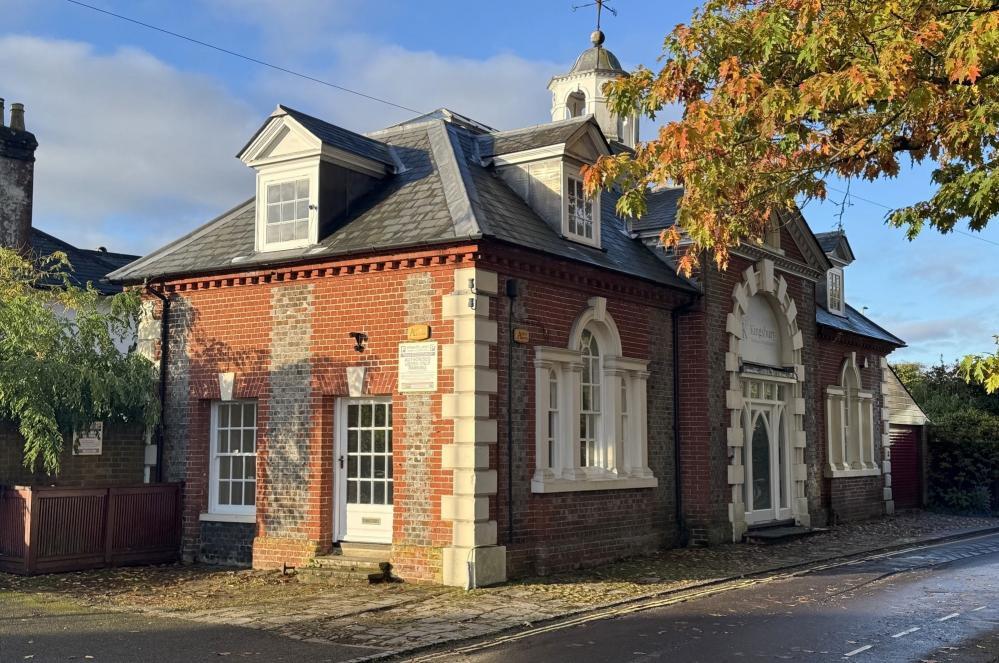 Grade II Listed Coach House for Sale
