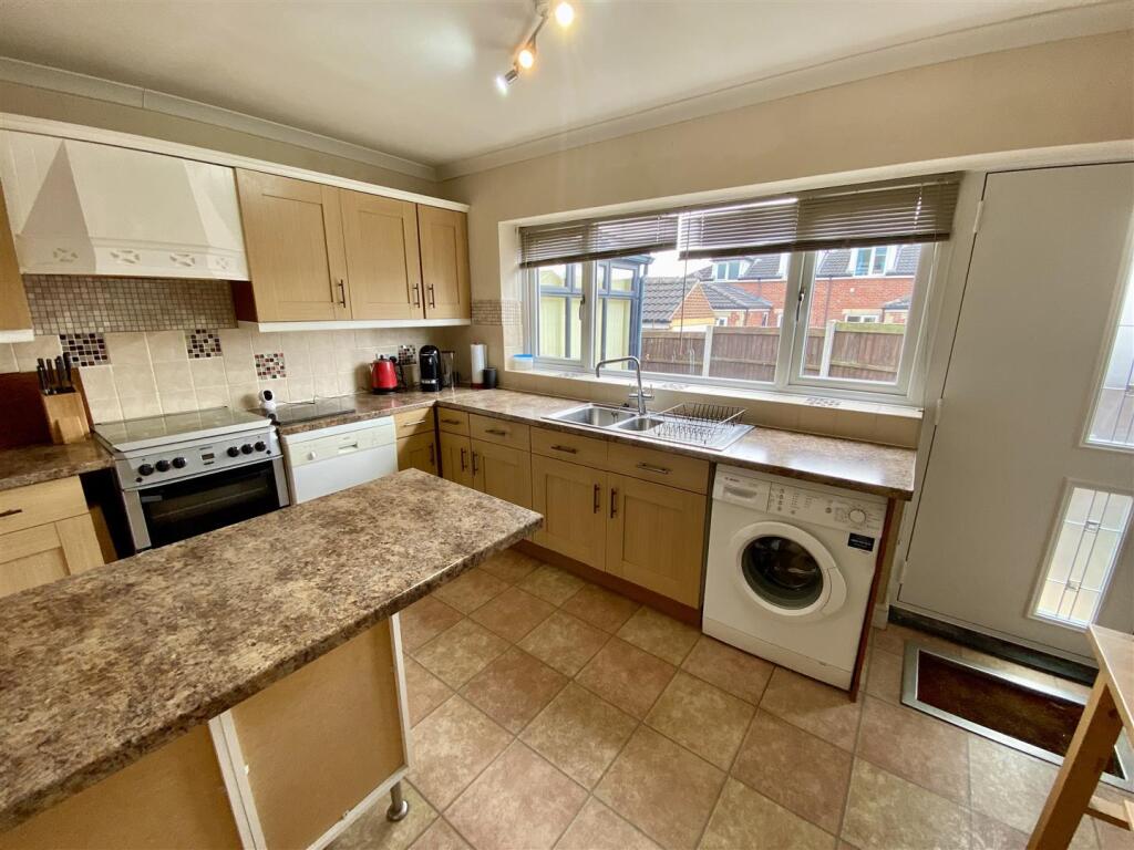 Bramleys Estate Agents - 67 West Royd Avenue - Mir