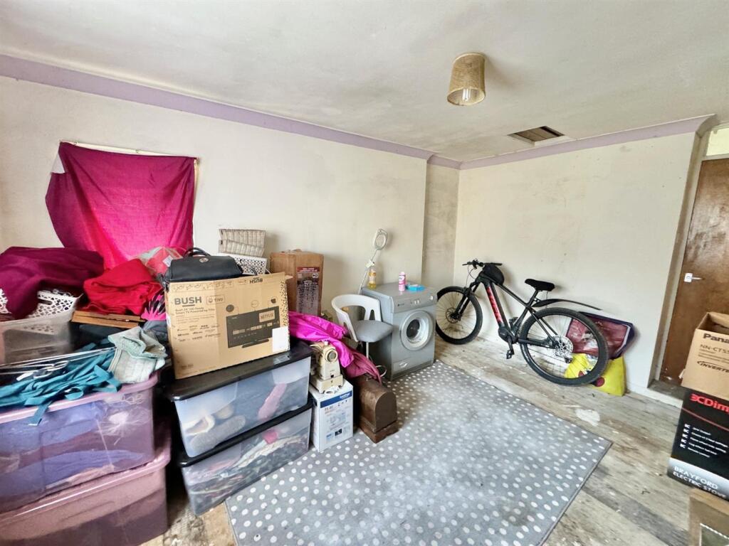 Room3.jpg