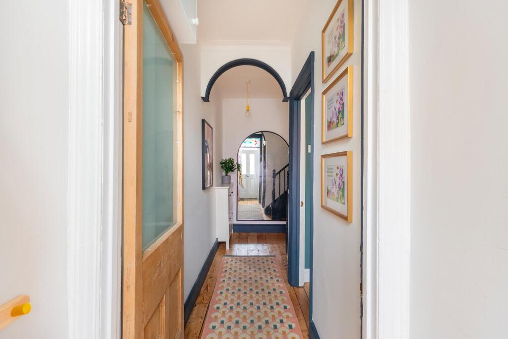 0H4STRD - Hallway B.jpg