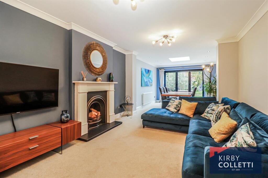 SITTING ROOM