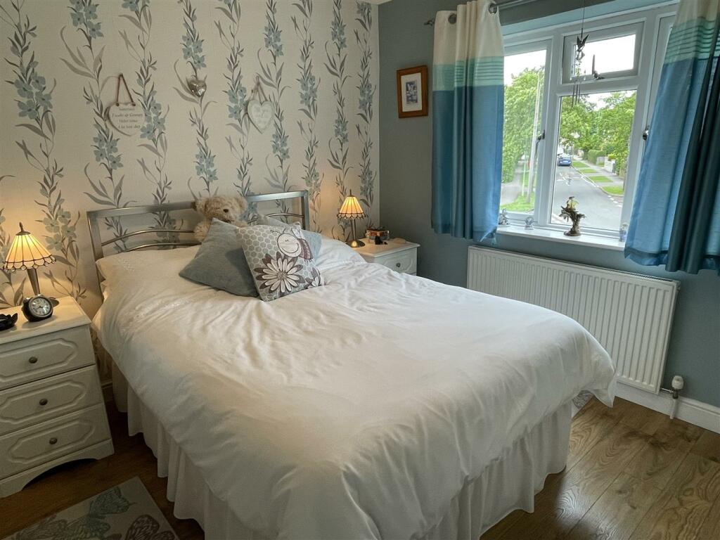 Bedroom 1.JPG