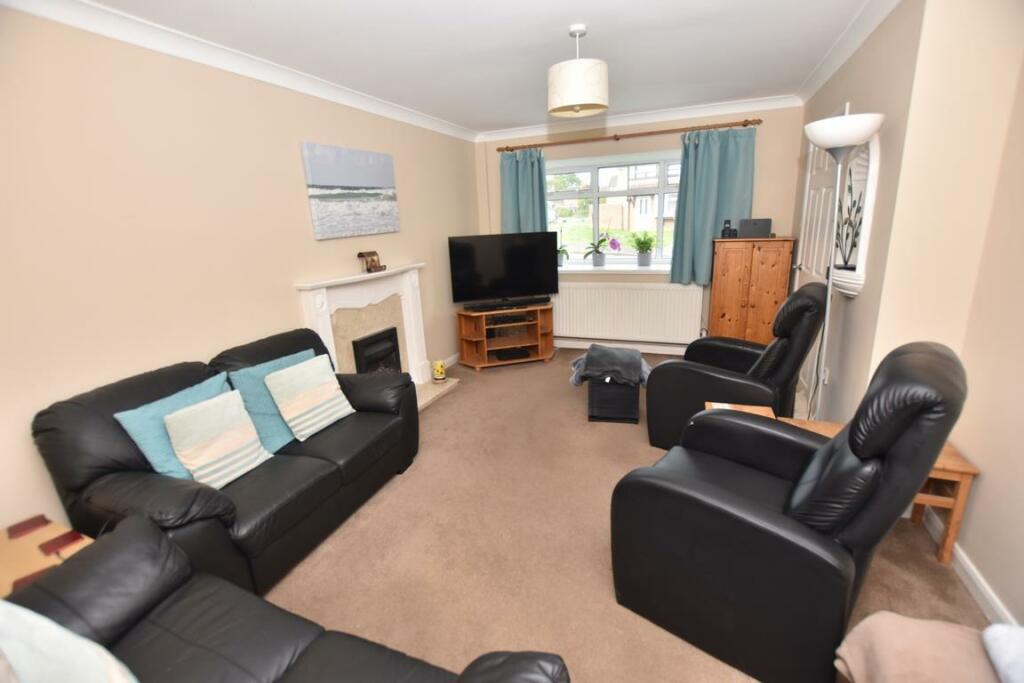 LOUNGE AREA