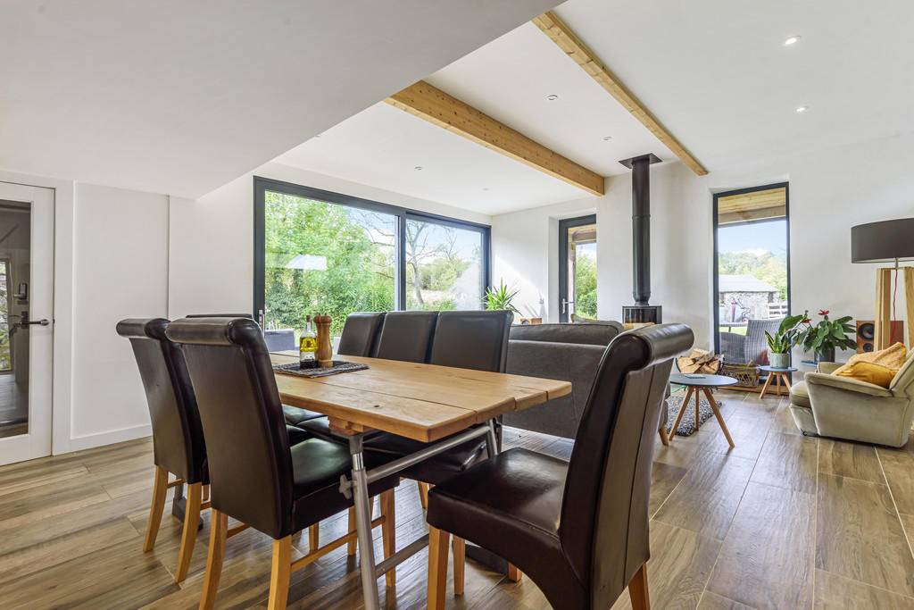 Family Room - Din...