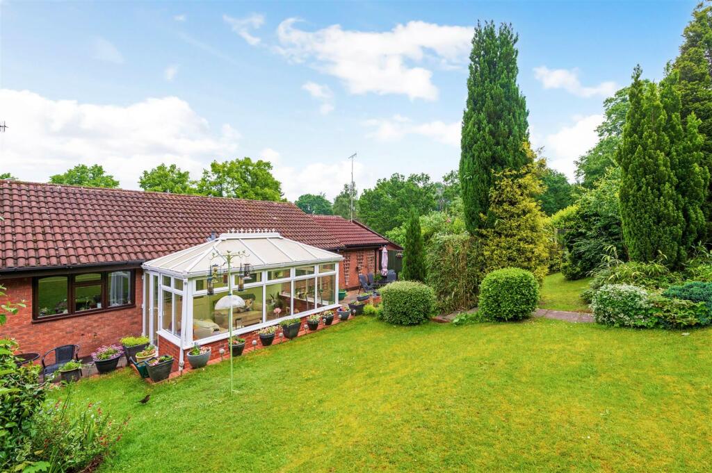 18 Kenilworth Drive EXTERNAL EDITS3.jpg