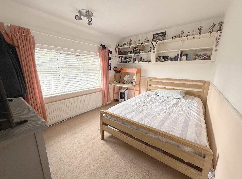 BEDROOM 2