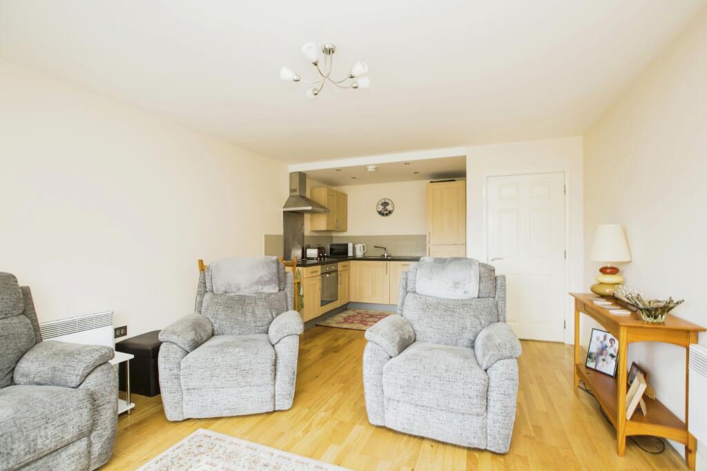 Lounge / Kitchen