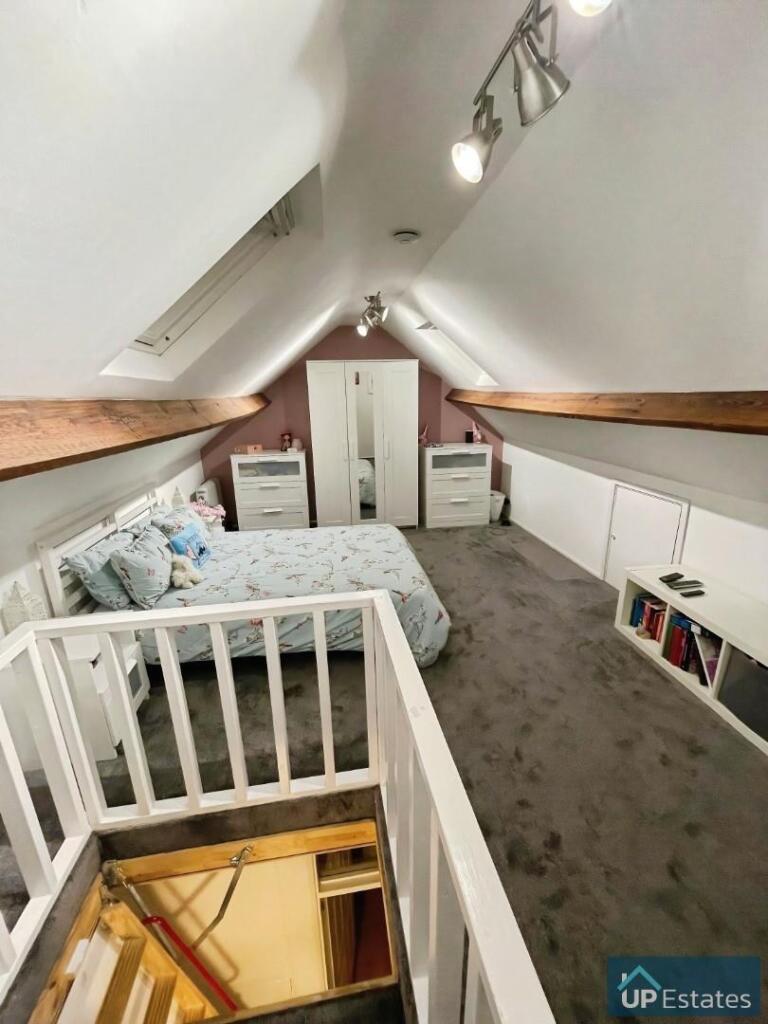 LOFT ROOM