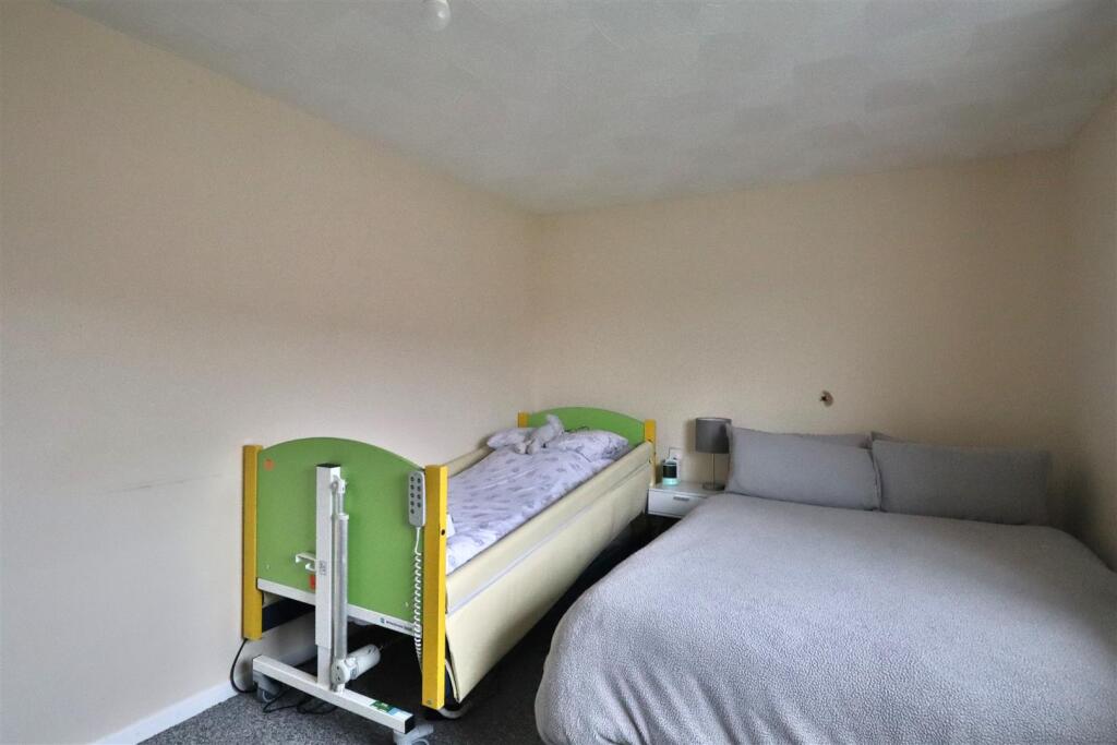 32 Helyers Green 5.JPG