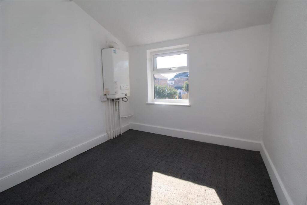 bedroom 3.JPG