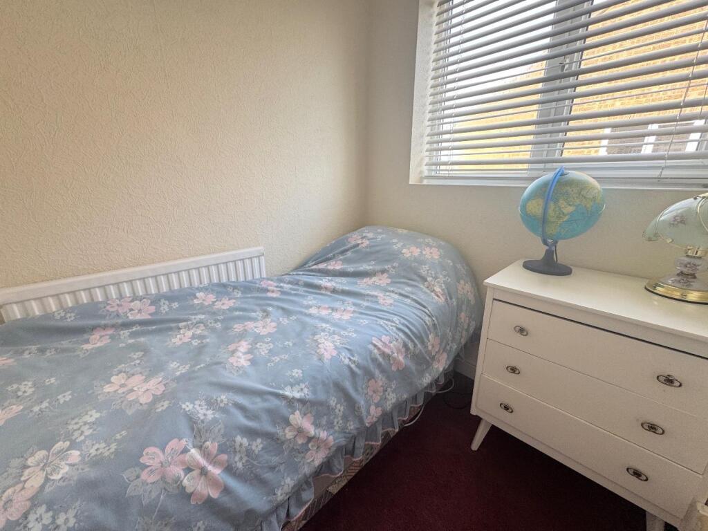 BEDROOM 4 ( SIDE)