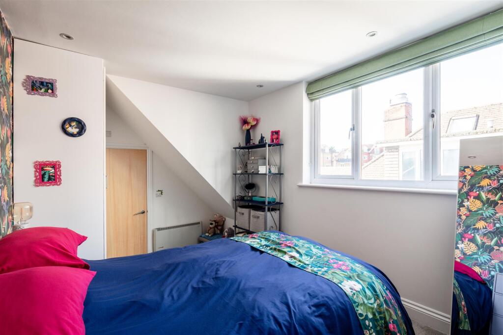 37B Old Woking Road-11.jpg