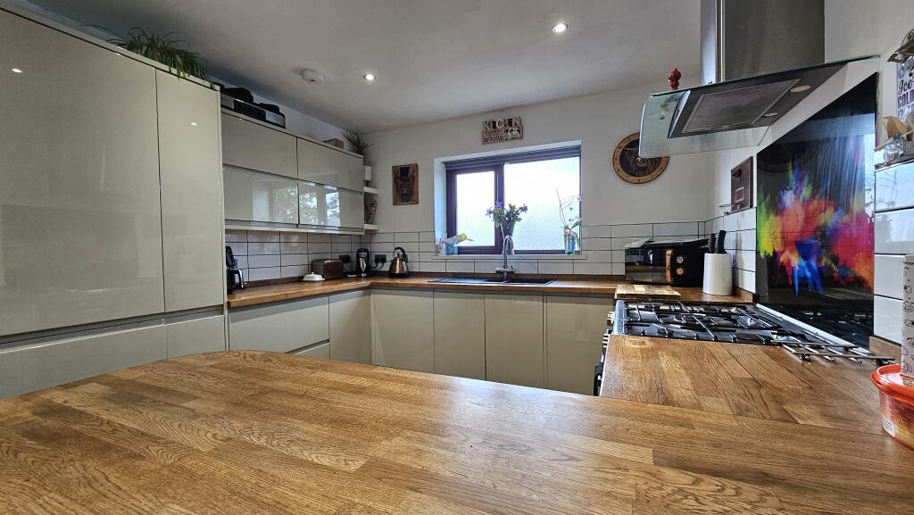 Kitchen / dining room