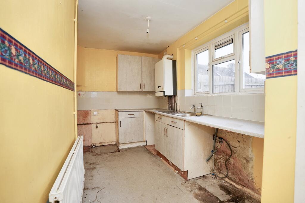 82 Woodlands Road, Chippenham, Wiltshire, SN14 0HG
