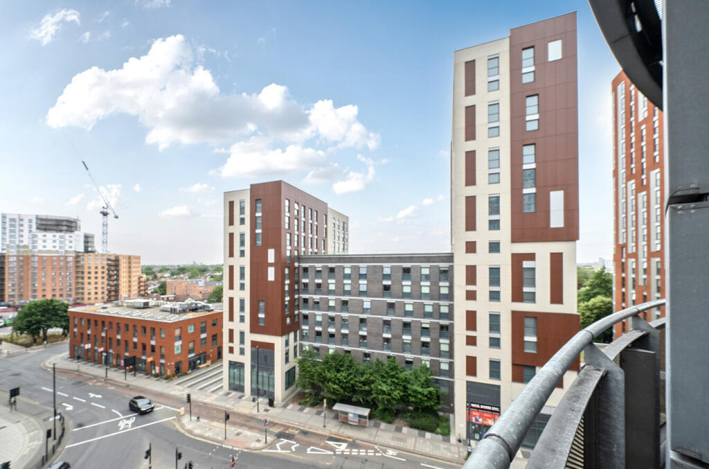 1304507-8-683ee2e...