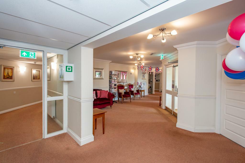 RESIDENTS' LOUNGE