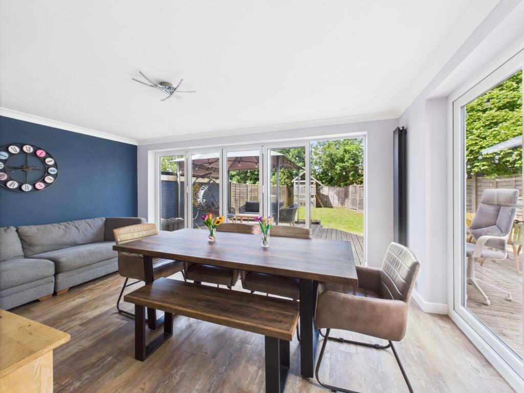 3. CAM04922G0-PR0050-STILL015